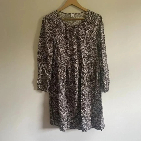 Old Navy Leopard Print Dress - Picture 4 of 15